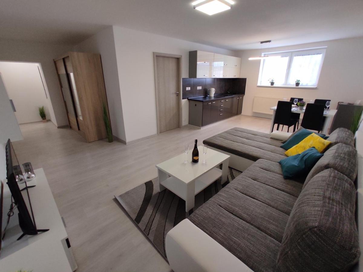 Apartmany Bytca エクステリア 写真